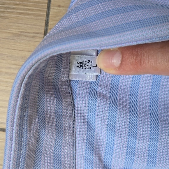 Armani Collezioni Mens Dress Shirt size 44 17 1/2 - Picture 4 of 9